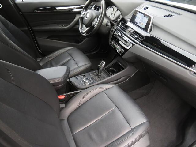 BMW X1 xDrive20i High Executive Airco Cr-Control Panoramadak Trekh