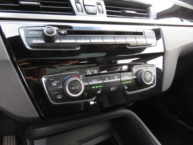 BMW X1 xDrive20i High Executive Airco Cr-Control Panoramadak Trekh