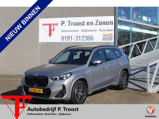 BMW X1 xDrive25e Orig NL auto/Dealeronderhouden/Sfeerverlichting/Apple carplay/Navigatie/Achteruitrijcamera/Elektrische achterklep/Parkeersensoren rondom/