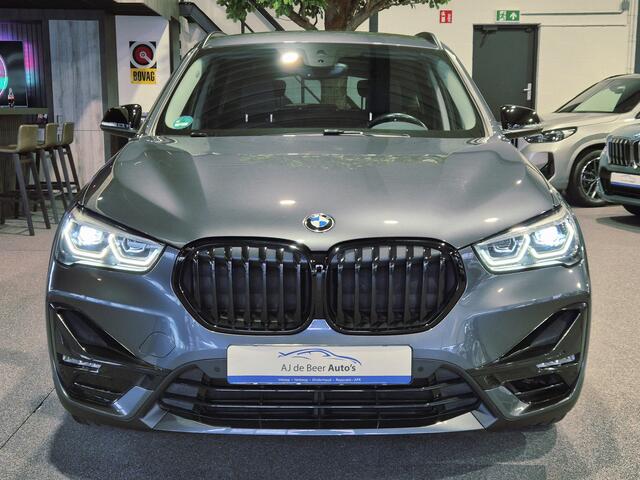 BMW X1 xDrive25e Executive Sportline | Camera | Trekhaak | Carplay | Stoelverwarming