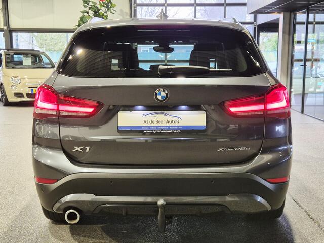 BMW X1 xDrive25e Executive Sportline | Camera | Trekhaak | Carplay | Stoelverwarming