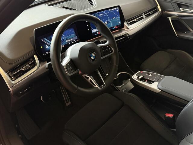 BMW X1 SDRIVE M-PAKKET ZWARTE SIERLIJSTEN NAVI LED ELEK.KLEP ADAP.CRUISE LEER/ALCANTARA CAMERA M-SPORT INTERIEUR / EXTERIEUR ? Top Auto's. Al 30 Jaar uw Bmw Specialist in , BMW M / M Sport / PHEV / HEV / Hybrid / Mhev / 25e / 30e / xDrive25e // xDrive30e / sDri