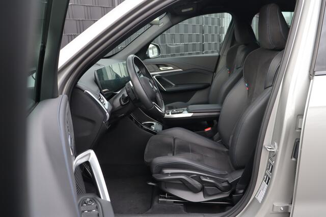 BMW X1 sDrive18i M-sport Automaat | Sportstoelen | Camera | Stoelverwarming | Carplay | Elek. Klep