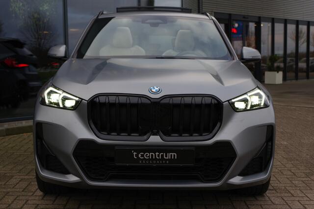BMW X1 xDrive30e 327 PK M-Sport Pro PHEV, Panoramadak, Diving Ass. Prof., H/K Sound, Head-Up