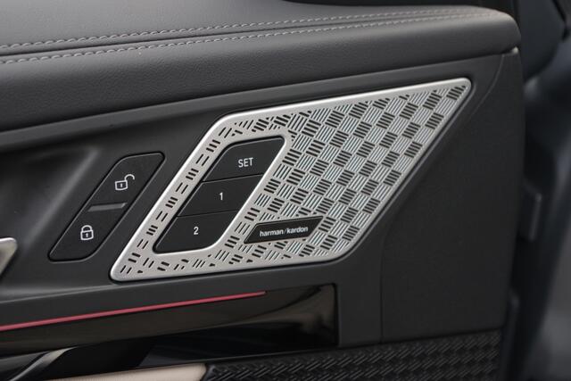 BMW X1 xDrive30e 327 PK M-Sport Pro PHEV, Panoramadak, Diving Ass. Prof., H/K Sound, Head-Up