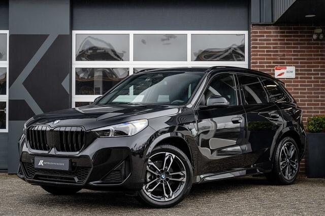 BMW X1 sDrive18i | M-Sport | Shadow | Harman/Kardon | Keyless | Sportstoelen | Camera | Adap. led | 19' inch |