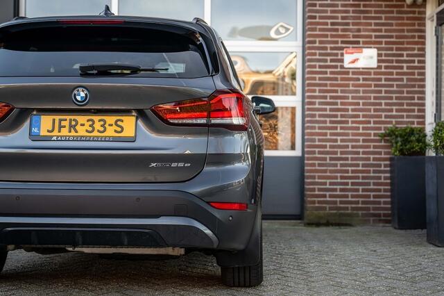 BMW X1 25e xDrive | Sport Line | Panorama | Stoelverwarming | H/K | Keyless | HUD | ACC | Adap. Led | Camera | 18' inch |