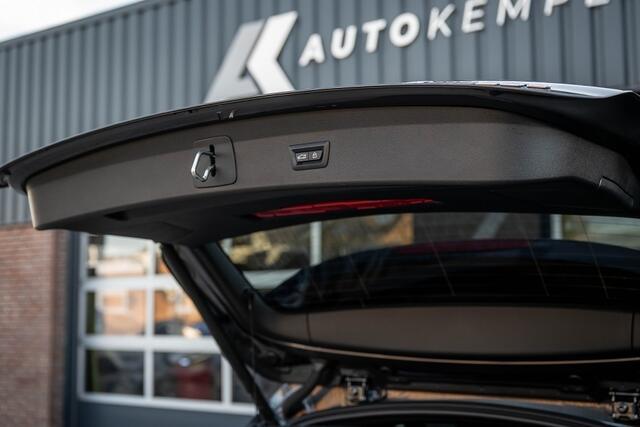 BMW X1 25e xDrive | Sport Line | Panorama | Stoelverwarming | H/K | Keyless | HUD | ACC | Adap. Led | Camera | 18' inch |