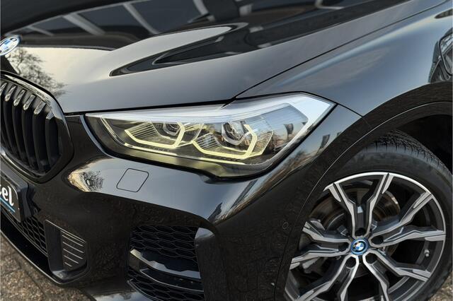 BMW X1 xDrive25e M-Sport | Sportleder | Camera | Stoel + Stuurverwarming | Adaptive Cruise