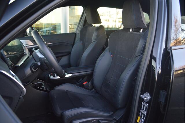 BMW X1 xDrive25e M Sport Automaat / M Adaptief onderstel / Sportstoelen / Comfort Access / Achteruitrijcamera / / Harman-Kardon / Adaptieve LED