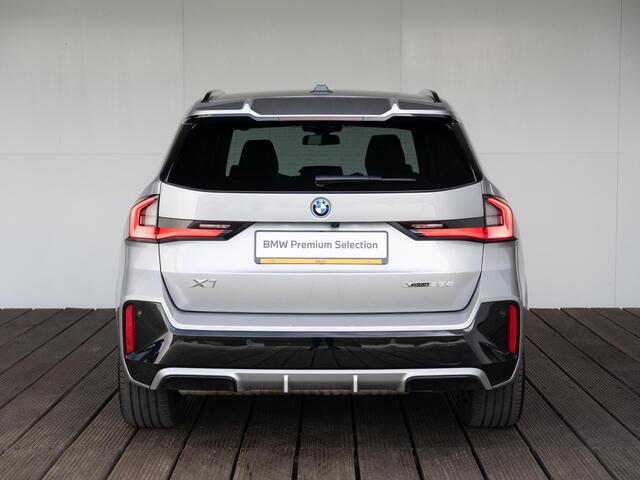 BMW X1 xDrive25e | M Sportpakket Pro | Innovation Pack | Comfort Access | Stoelverwarming | Head-Up Display | 19''