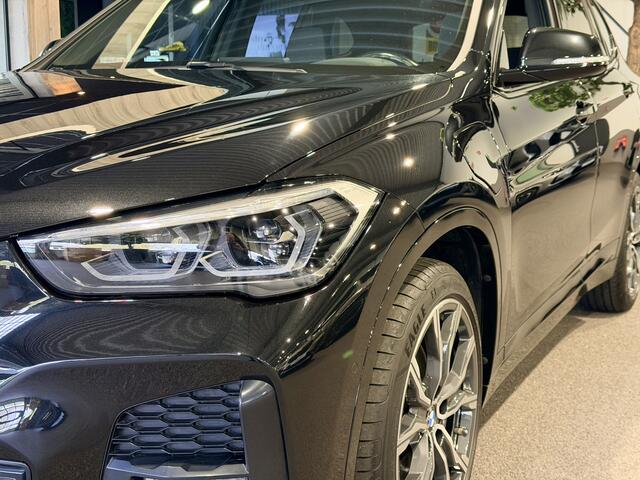 BMW X1 xDrive25e High Executive M-Sport | '19 | Camera | HUD | Electrische stoelen