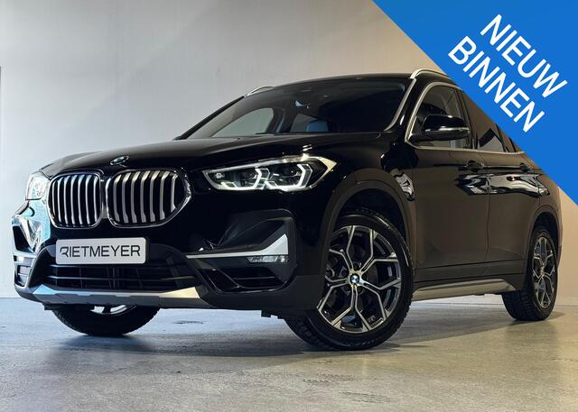 BMW X1 sDrive20i High Executive |Head-Up |Trekhaak |Sfeer |Dealer onderhouden