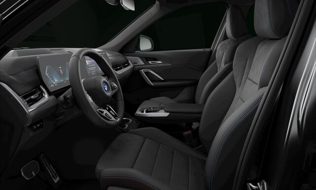 BMW X1 xDrive30e | M-Sport | Live Cockpit | Panorama | Alcantara/Leder | Memory | H&K | Head-Up | 20"LM | Frozen Pure Grey