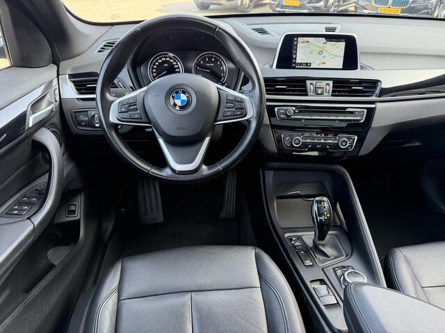 BMW X1 xDrive20i High Executive Leder Panoramadak Trekhaak 2000 KG Trekgewicht! LED Stoelverwarming Keyless Entry