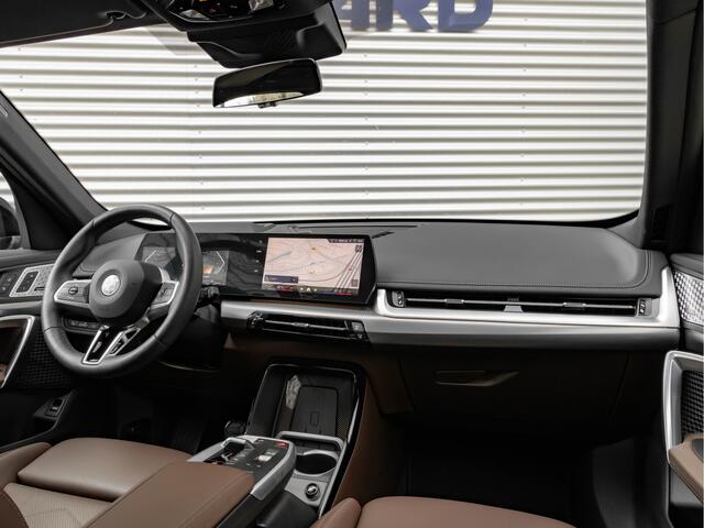 BMW X1 sDrive18i M-Sport Pro - 20 inch - Pano - Memory - Trekhaak - Head-up
