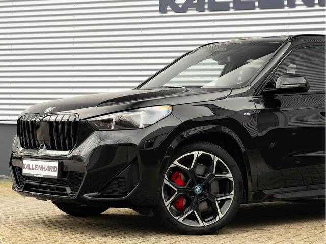 BMW X1 sDrive18i M-Sport Pro - 20 inch - Pano - Memory - Trekhaak - Head-up