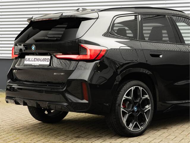 BMW X1 sDrive18i M-Sport Pro - 20 inch - Pano - Memory - Trekhaak - Head-up
