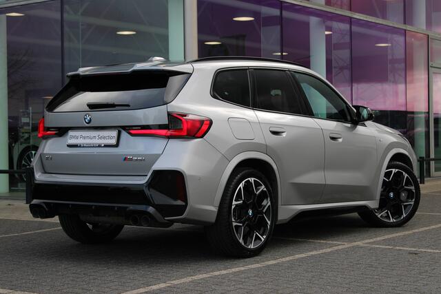 BMW X1 M35i High Executive M Sport Automaat / Panoramadak / Sportstoelen / M Adaptief onderstel / Comfort Access / Head-Up / Harman-Kardon / Parking Assistant Plus