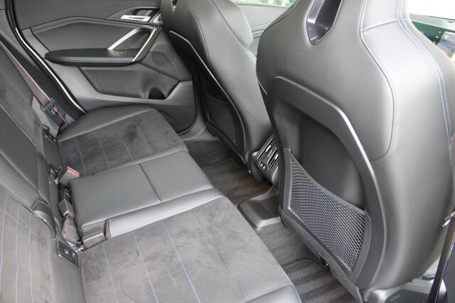 BMW X1 M35i High Executive M Sport Automaat / Panoramadak / Sportstoelen / M Adaptief onderstel / Comfort Access / Head-Up / Harman-Kardon / Parking Assistant Plus