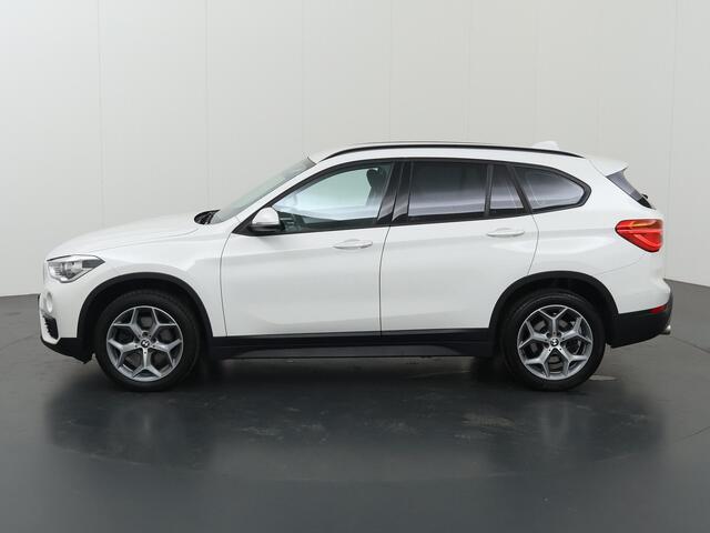 BMW X1 sDrive20i Executive | Trekhaak | LED | Navigatie | 1800kg trekkracht | PDC | Climate Control | Cruise Control | Ele. kofferdeksel |