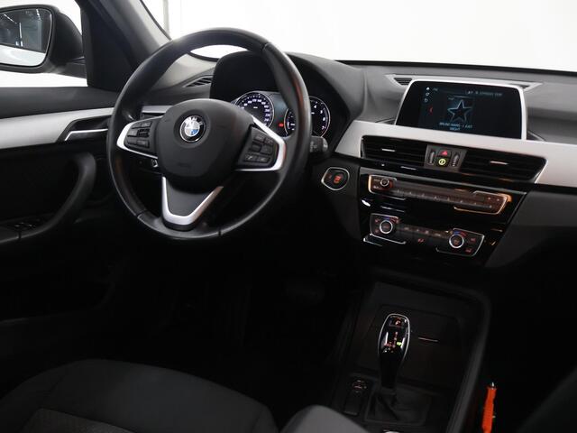 BMW X1 sDrive20i Executive | Trekhaak | LED | Navigatie | 1800kg trekkracht | PDC | Climate Control | Cruise Control | Ele. kofferdeksel |