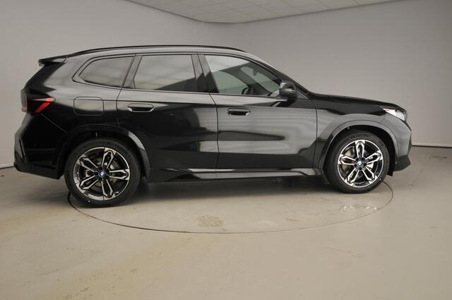 BMW X1 xDrive25e M-Sportpakket / Trekhaak / Sportstoelen / Getint glas / Harman-Kardon / Head-up / Alu wielen 19 inch