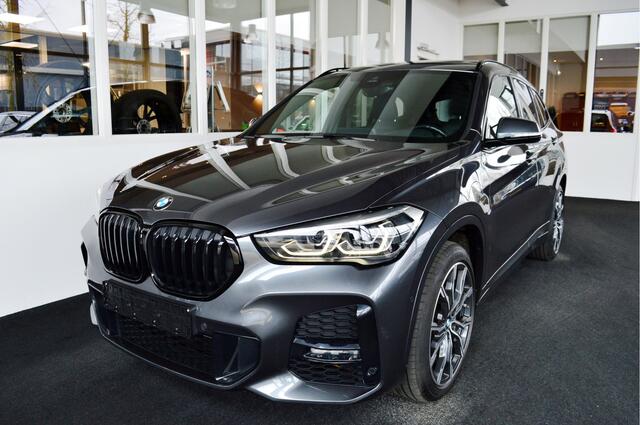 BMW X1 sDrive20i M-Sportedition | Pano | HUD | Leder | Elektr. Stoel + Mem