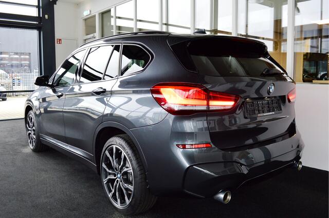 BMW X1 sDrive20i M-Sportedition | Pano | HUD | Leder | Elektr. Stoel + Mem