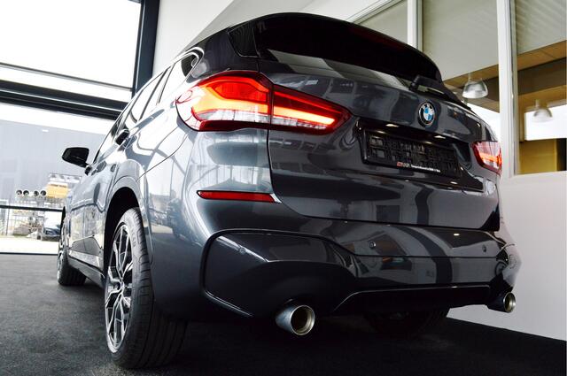 BMW X1 sDrive20i M-Sportedition | Pano | HUD | Leder | Elektr. Stoel + Mem