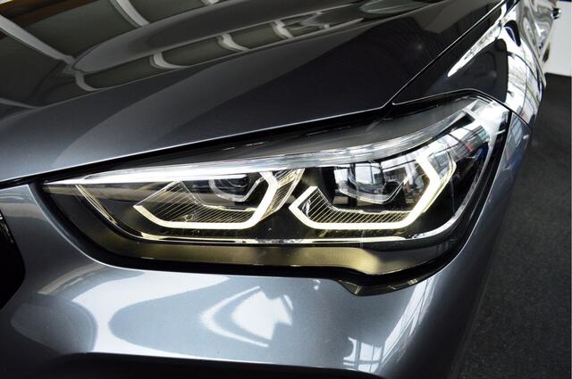 BMW X1 sDrive20i M-Sportedition | Pano | HUD | Leder | Elektr. Stoel + Mem