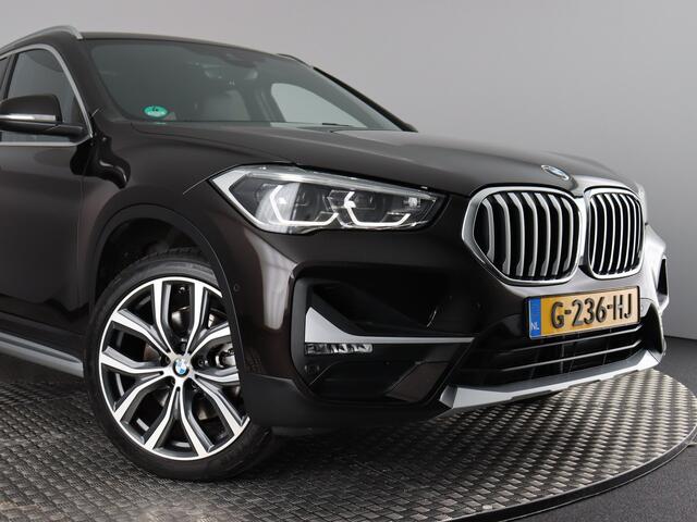 BMW X1 sDrive20i VDL Nedcar Edition (Afn. Trekhaak / Camera / Navi Pro / Head Up / 19'')