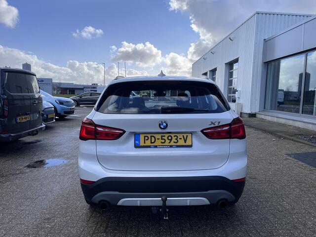 BMW X1 sDrive20i Executive | achteruitrijcamera | trekhaak