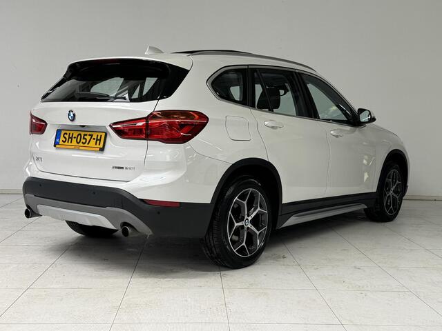 BMW X1 sDrive20i High Executive | Trekhaak | Leder | Panoramadak | Achteruitrijcamera |