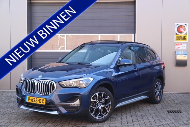 BMW X1 xDrive25e Business Edition Plus, Stoelverwarming, Stuurverwarmd, Camera, Pano, Navi