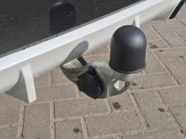 BMW X1 xDrive25e M-Sport Automaat / Accu SOH 98,25% / Elektrisch wegklapbare trekhaak / Trekgewicht 1.700 kg / Voorstoelen verwarmd / Apple Carplay Android Auto / Elektrische achterklep / Adaptief cruise control /