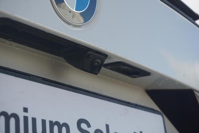 BMW X1 sDrive20i M Sport Pro / Trekhaak / Panoramadak / Keyless entry / Adaptieve LED koplampen / Stoel & Stuurwielverwarming