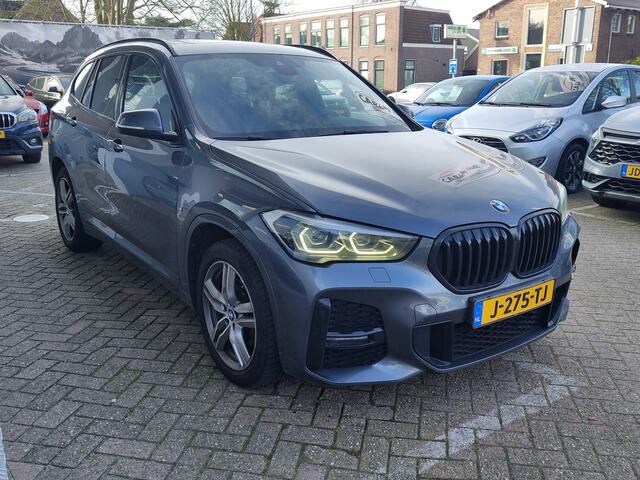 BMW X1 SDRIVE18i HIGH EXECUTIVE AUT. Open dak | Leder | LED | Stoelverwarming