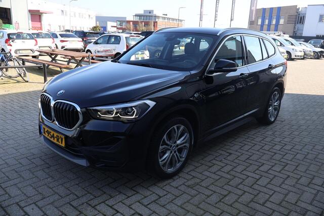 BMW X1 xDrive25e Executive 1e Eigenaar | Dealer Onderh | NAP | BTW | Head-Up | Stoelverwarming | Elek Klep | Navi | Carplay | Keyless | Bots | Cruise | Leer