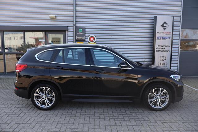 BMW X1 xDrive25e Executive 1e Eigenaar | Dealer Onderh | NAP | BTW | Head-Up | Stoelverwarming | Elek Klep | Navi | Carplay | Keyless | Bots | Cruise | Leer