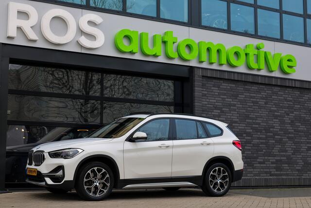 BMW X1 sDrive20i Executive Edition | NAP! | DEALER.OND | PANO | HUD | TREKHAAK | STOELVERWARMING |