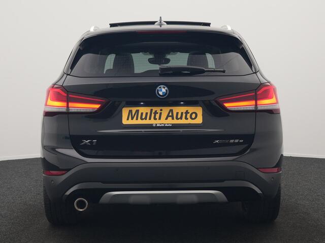 BMW X1 xDrive25e XLine PHEV 221pk Dealer O.H. | Trekhaak Afn. | Panodak | Adaptive Cruise | Camera | Lederen Sportstoelen & Stuur Verwarmd | Keyless | Apple Carplay | Hifi Audio | Navigatie | DAB | 18"L.M | Plug In Hybrid