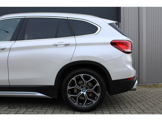 BMW X1 xDrive25e | LED | Getint Glas | Camera | Trekhaak
