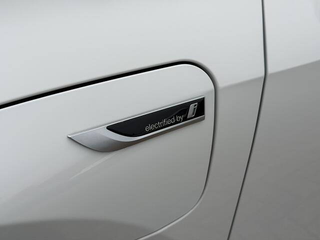 BMW X1 xDrive30e X-Line | Widescreen Facelift | Sportleder | Trekhaak | Camera | Comfort Access