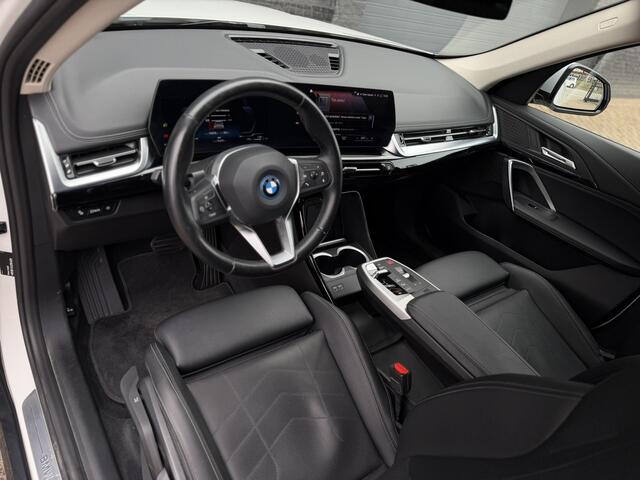 BMW X1 xDrive30e X-Line | Widescreen Facelift | Sportleder | Trekhaak | Camera | Comfort Access