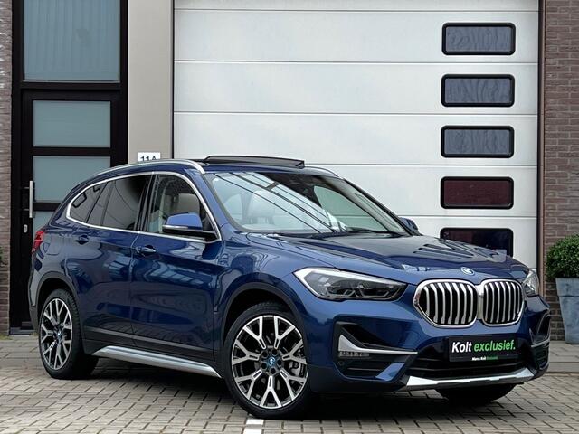 BMW X1 xDrive25e High Executive 220 PK Plug in Hybride / Panoramdak / Navigatie / 19" Velgen / Leder Int / Park Assist / DAB / Keyless / 1e Eigenaar!