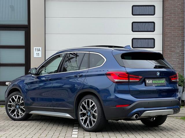 BMW X1 xDrive25e High Executive 220 PK Plug in Hybride / Panoramdak / Navigatie / 19" Velgen / Leder Int / Park Assist / DAB / Keyless / 1e Eigenaar!