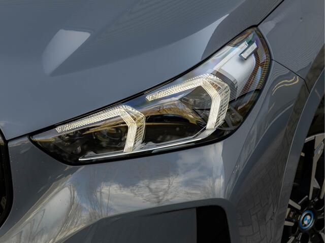 BMW X1 xDrive25e M-Sport - Pano - Trekhaak - Driving Ass Prof - Head-up