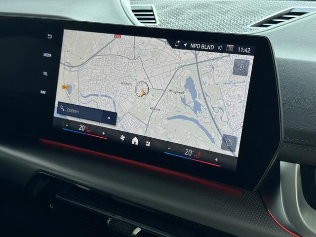 BMW X1 XDRIVE 25E M-SPORT LED PANO.SCHUIFDAK HEADUP ELEK.KLEP NAVI 360.CAM STOELVERW M-SHADOW LINE ELEK.STOEL ZWARTE.HEMEL 06/2025 PHEV PLUG IN HYBRID AWD 4X4 4WD ? Top Auto's. Al 30 Jaar uw Bmw Specialist in , BMW M / M Sport / PHEV / HEV / Hybrid / Mhev / 25e