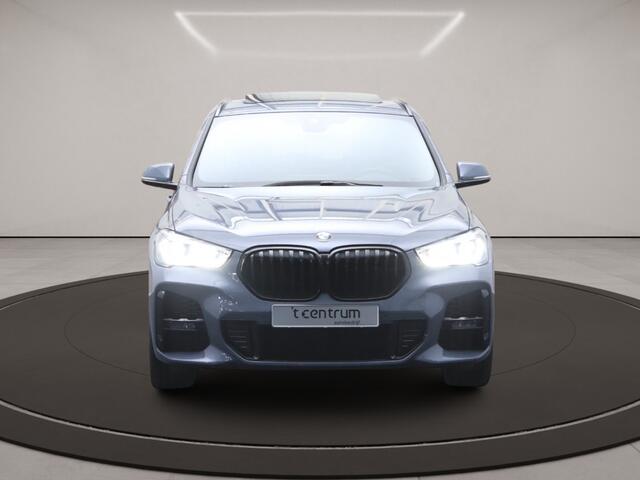 BMW X1 xDrive25e 220 PK High Executive M-Sport PHEV, Leder, Panoramadak, Head-Up, Camera, Keyless